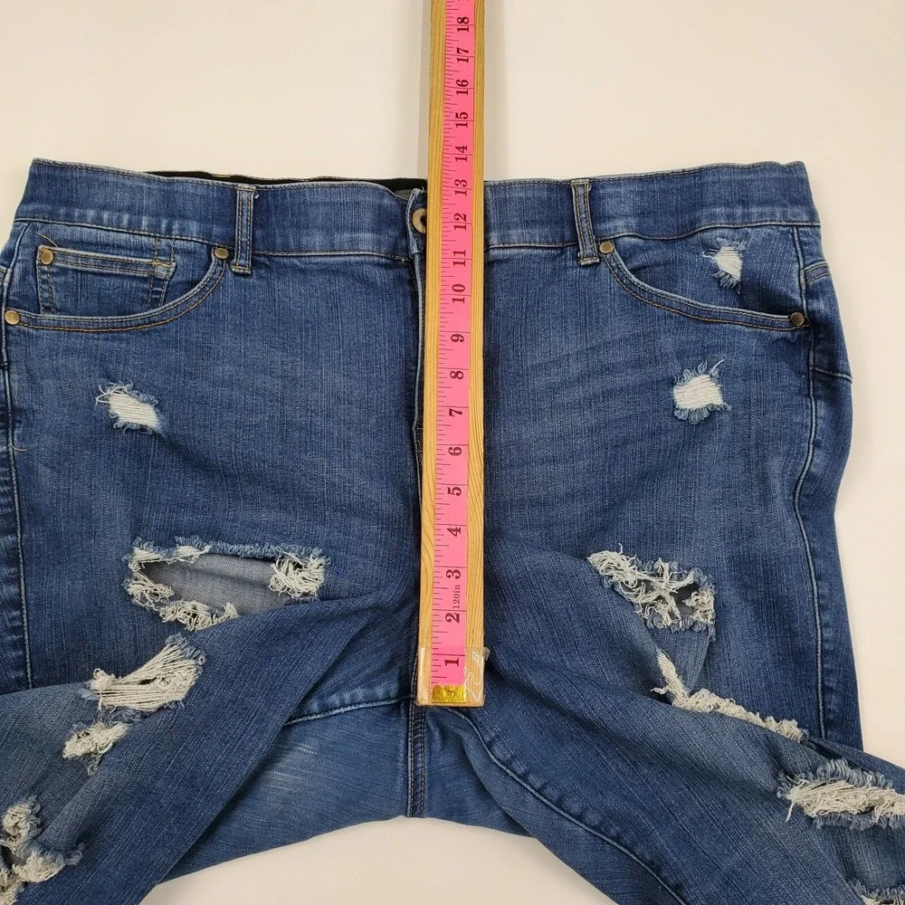 Torrid Womens 24T Distressed Bombshell Skinny Jeans Blue Premium Stretch Denim‎
